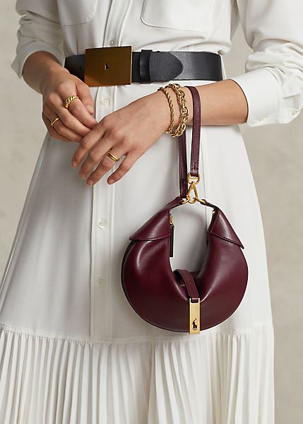 What exactly makes a handbag elegant in 2022?